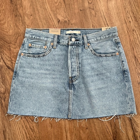Levi's Ikon Skirt - Picture 1 of 12